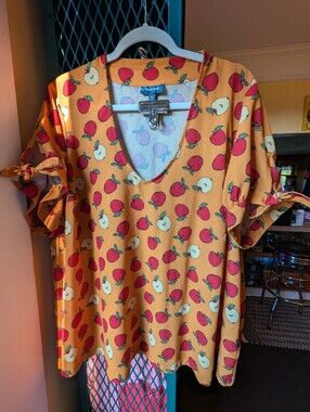ModCloth 3XL Gently Used Gold And Red Apple Print Tie Sleeve Top